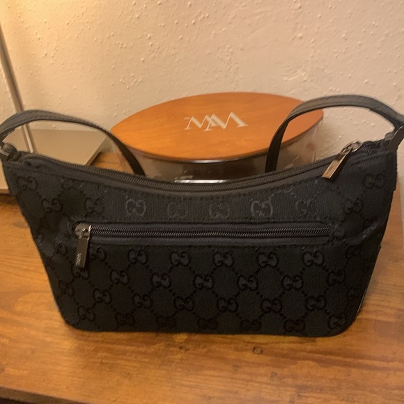 Gucci Boat Pochette Bag - Picture 3 of 16